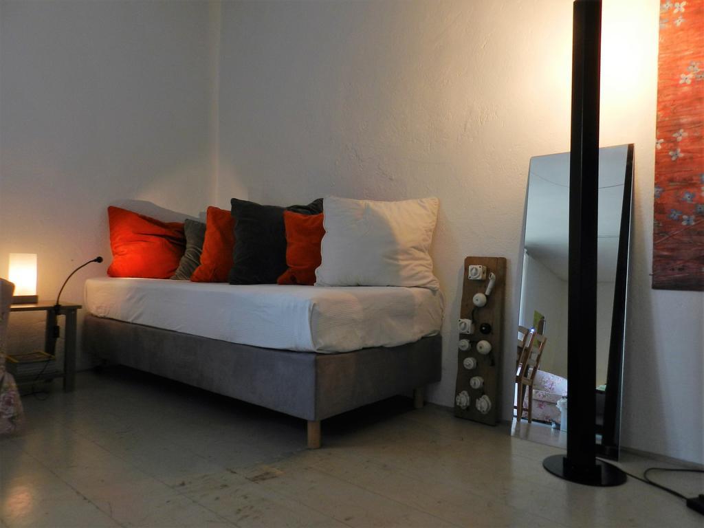 Blue Wall Bnb Gebenstorf Bagian luar foto